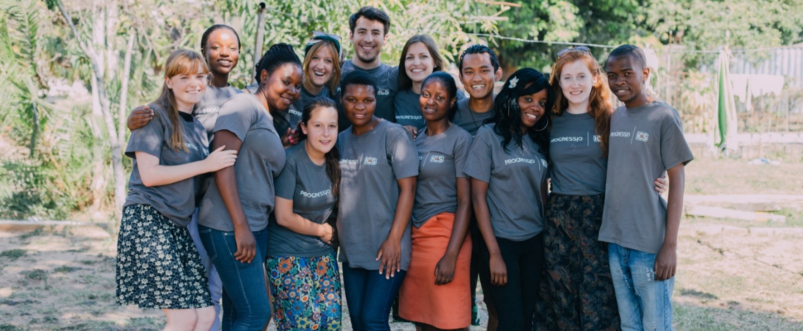 Maria with her Progressio ICS volunteer team in Zimbabwe
