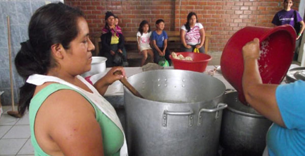 Soup kitchen in Peru - Villa El Salvador