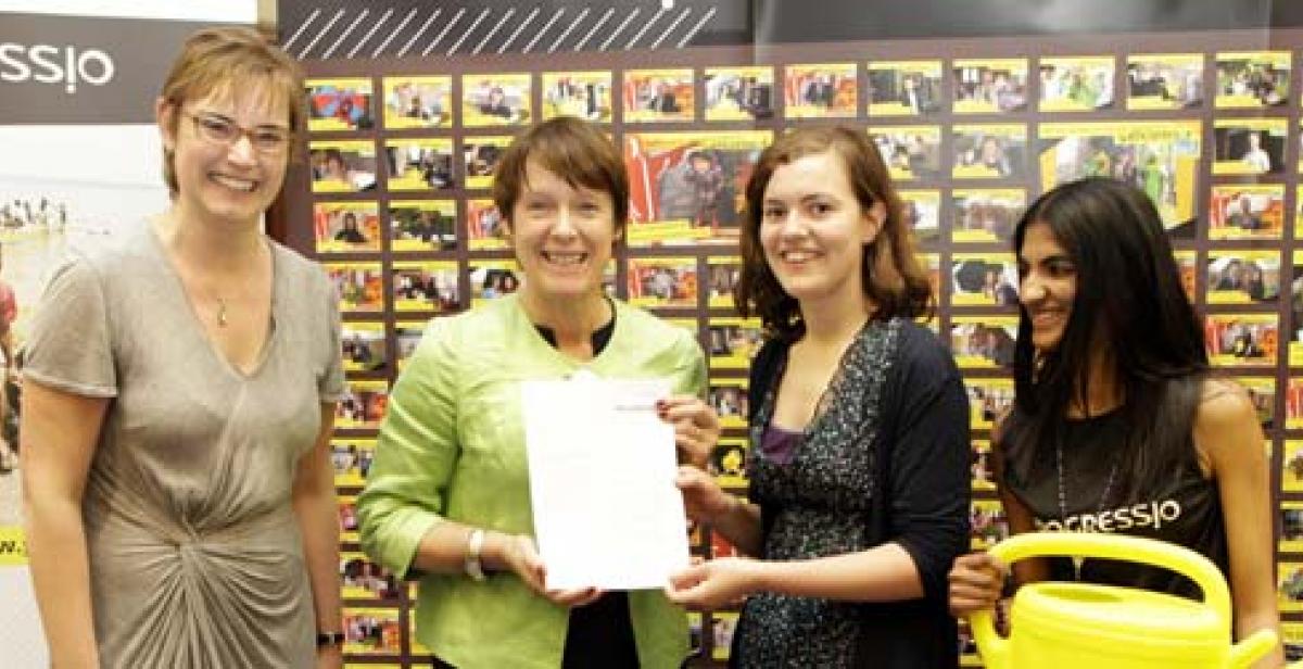 Campaigners hand in letter to Caroline Spelman MP