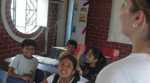 Children in Peru in an English lesson