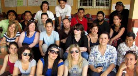 ICS Empower volunteers arrive in El Salvador and are greeted by Progressio staff