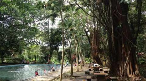 A water park in El Salvador (©Progressio)