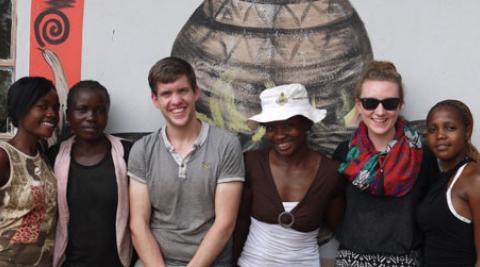 Volunteers with Manjolo community members